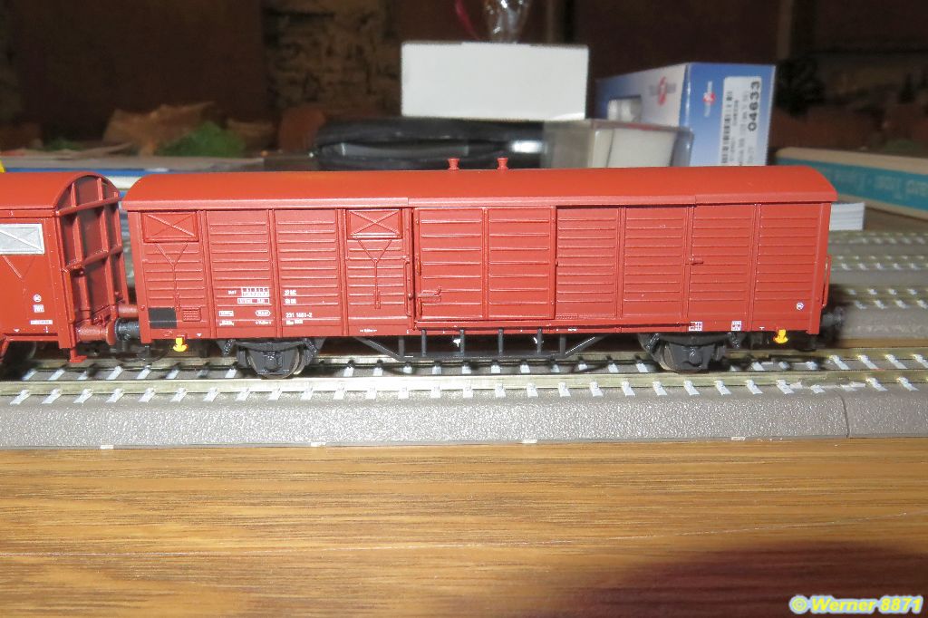 W135_Gedeckter Güterwagen aus Set 01631 von TILLIG_03