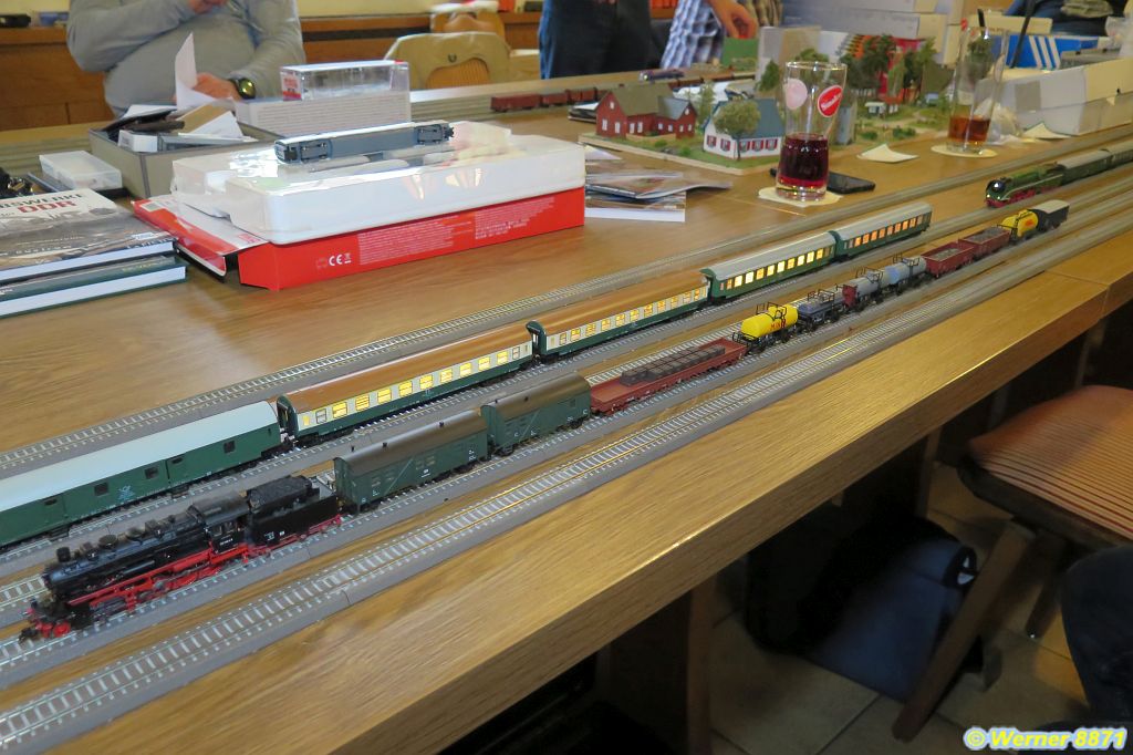 W098_Dampf-Güterzug mit bunter Wagenmischung