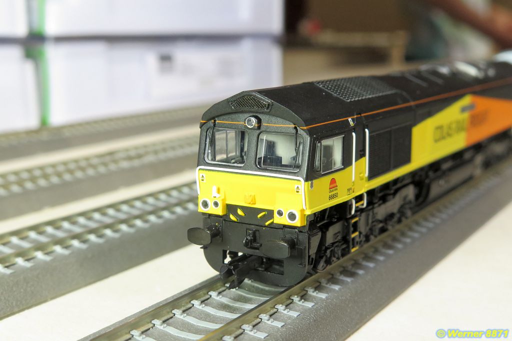 W050_BR Class 66, 66850, 'David Maidment OBE'; Colas Rail; Ep. VI; HORNBY_05