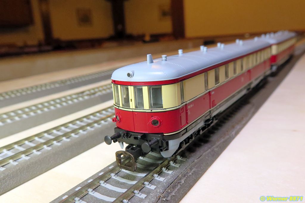 W159_BR 185 018 + 195 617; DR; Ep. IV; Tillig_02