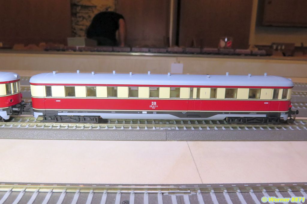 W161_BR 185 018 + 195 617; DR; Ep. IV; Tillig_04