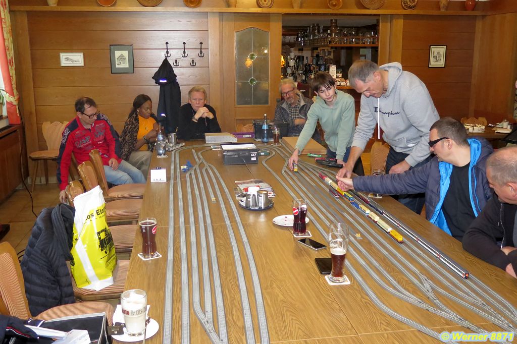 W002_Tischrundgang_02