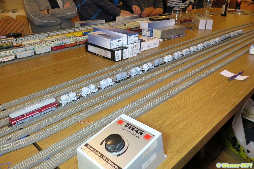 W050_Ganzzug aus gealterten Zementwagen in Ep. IV