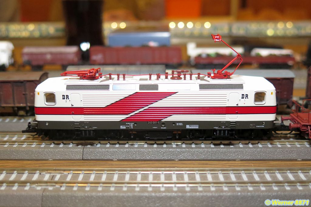 W077_BR 243 001; DR; Ep. IV; Tillig_02