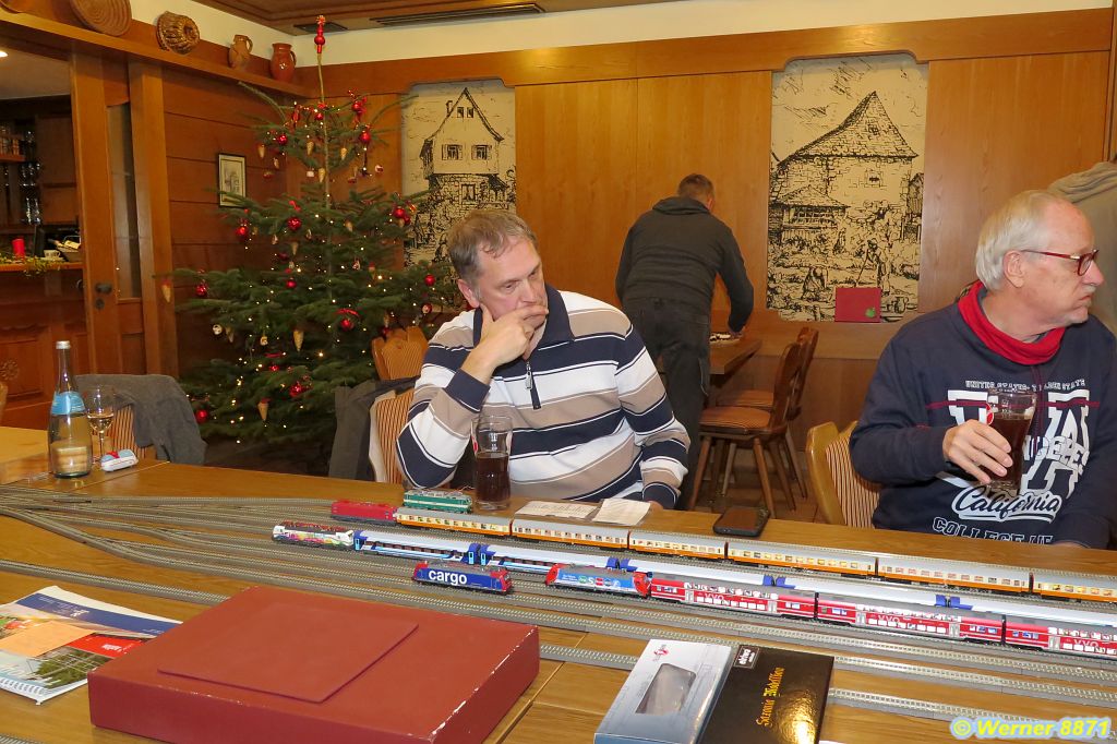 W002_Tischrundgang_02