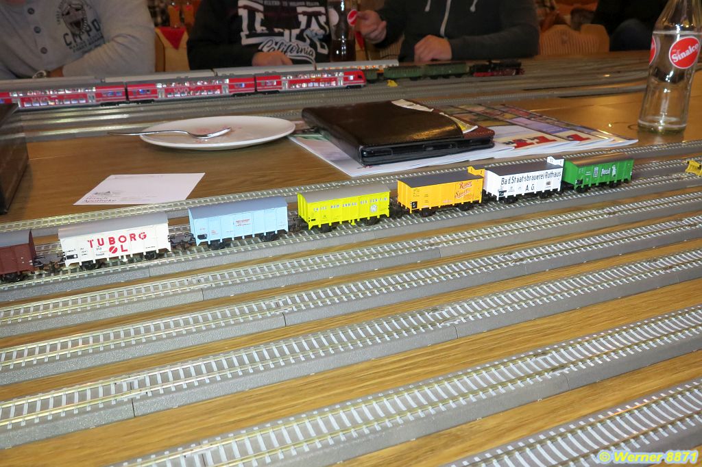 W040_Kurze ged. Güterwagen_04