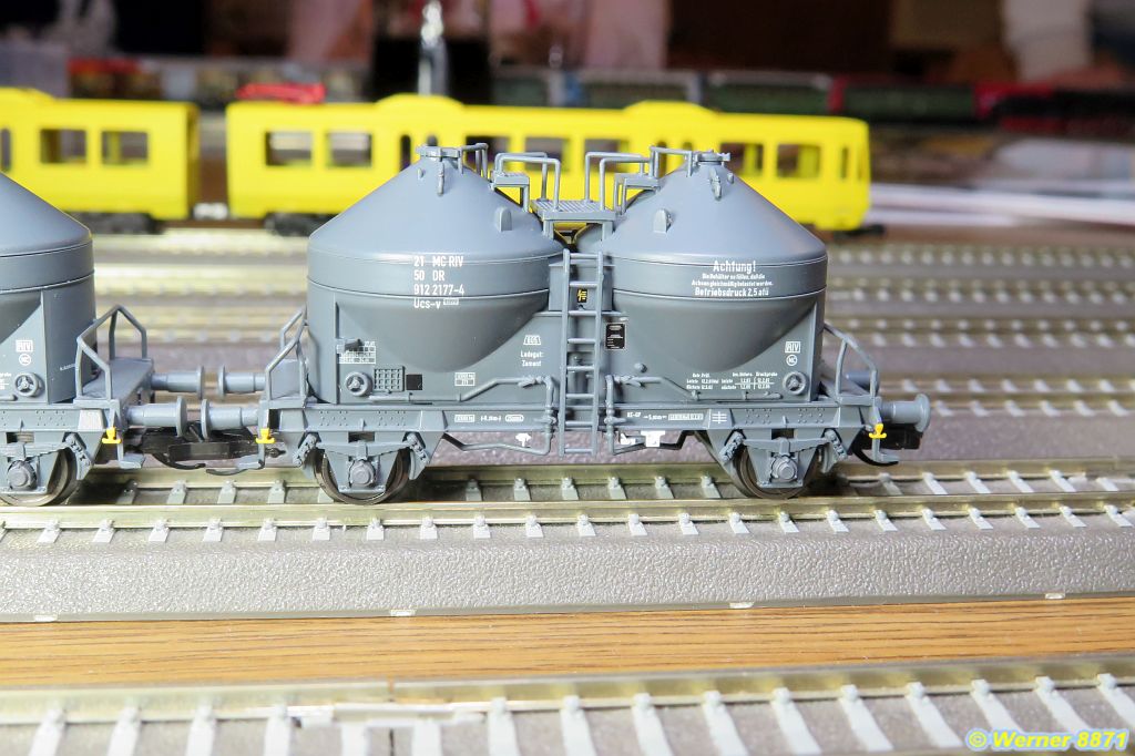 W069_Zementwg. Ucs-y, dunkelgrau; DR; Ep. IV; elriwa / Tillig