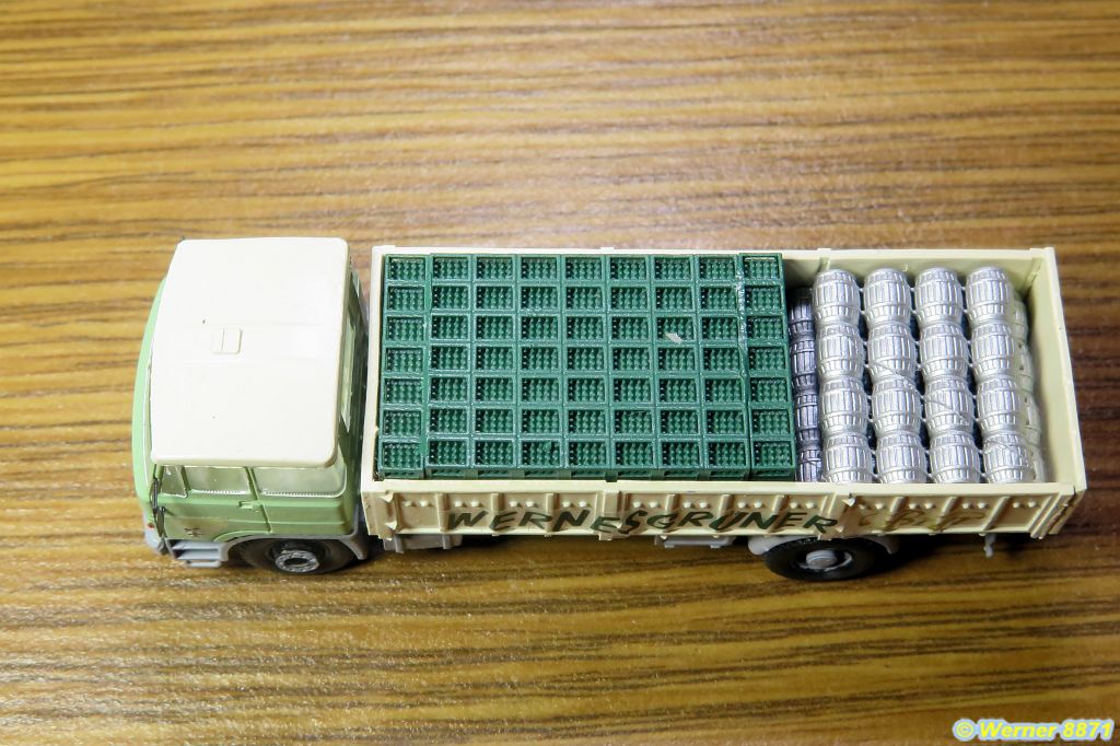 W071_LKW LIAZ 100 m. Pritsche + Ladung, "WERNESGRÜNER Bier"; Bausatz über 'hobbyschraub'_02