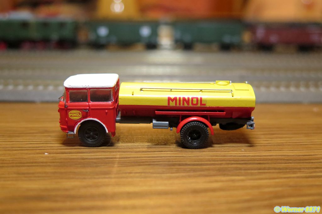 W077_LKW Skoda 706 RT AKV, "MINOL"; Bausatz über 'hobbyschraub'_01