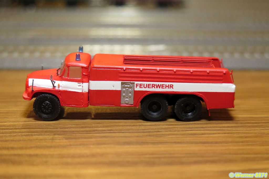 W083_LKW Tatra 138 HA-12, Schlauchwagen Feuerwehr; Bausatz über 'hobbyschraub'_01