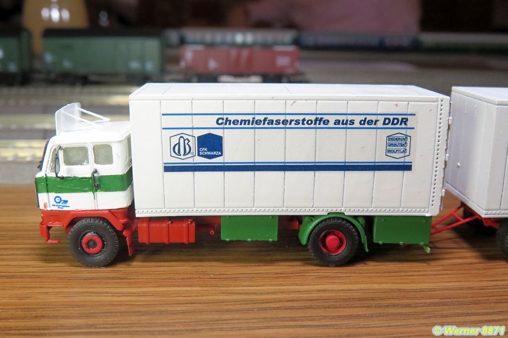 W106_LKW VOLVO Gliederzug, "Chemiefaserstoffe aus der DDR"; Bausatz über 'hobbyschraub'_03