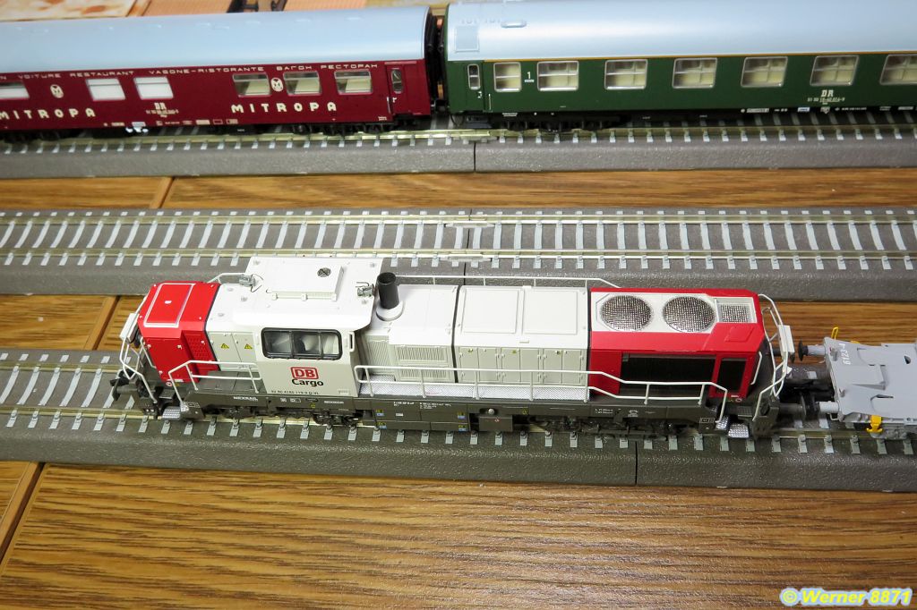 W118_Diesellok Vossloh DE 18, rot/grau; DB Cargo; Ep. VI; Arnold_03